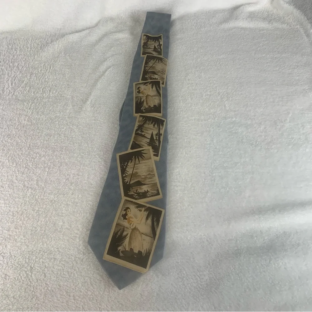 Tommy Bahama Vintage Silk‎ Neck  Tie Made In USA Hawaiian Postcards Motif